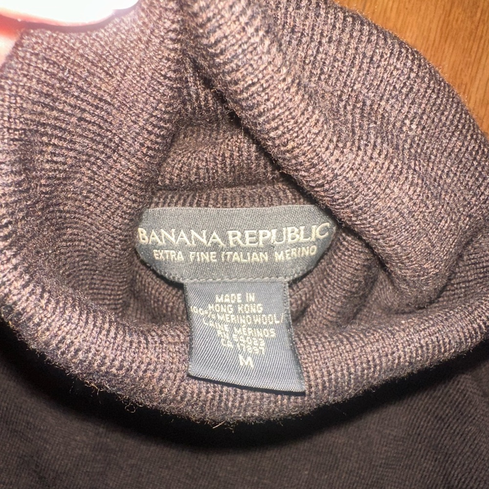 Banana Republic 100% Extra Fine Merino Wool Turtleneck Sweater - Picture 2 of 2